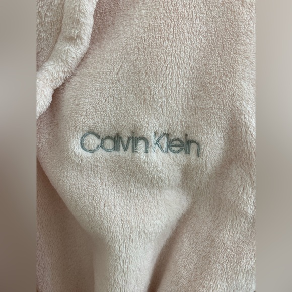 CK Bath Robe - Picture 6 of 6